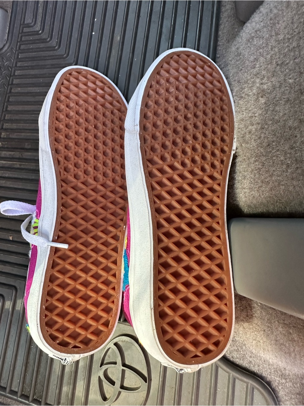 Vans Magenta Suede Floral Embroidered Low-Top Sneakers - Picture 5 of 7